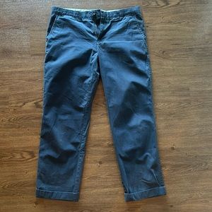Vintage Tommy Hilfiger navy blue chinos. Men’s 33 inch waist by 32 inch inseam.